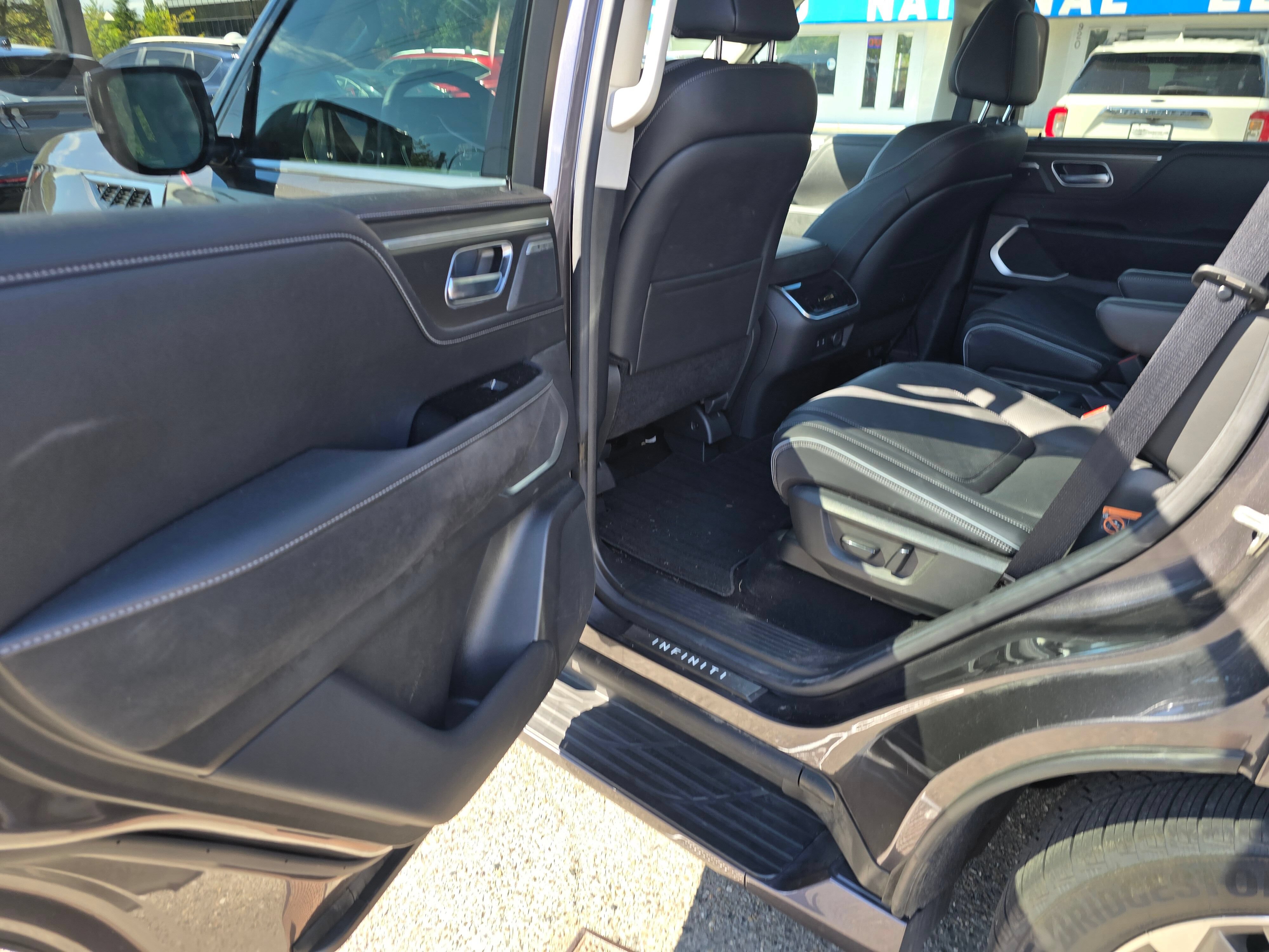 Used 2025 INFINITI QX80 Luxe AWD/4WD image 10