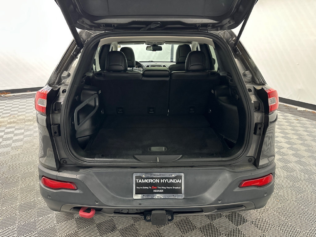 Used 2017 Jeep Cherokee Trailhawk AWD/4WD image 19