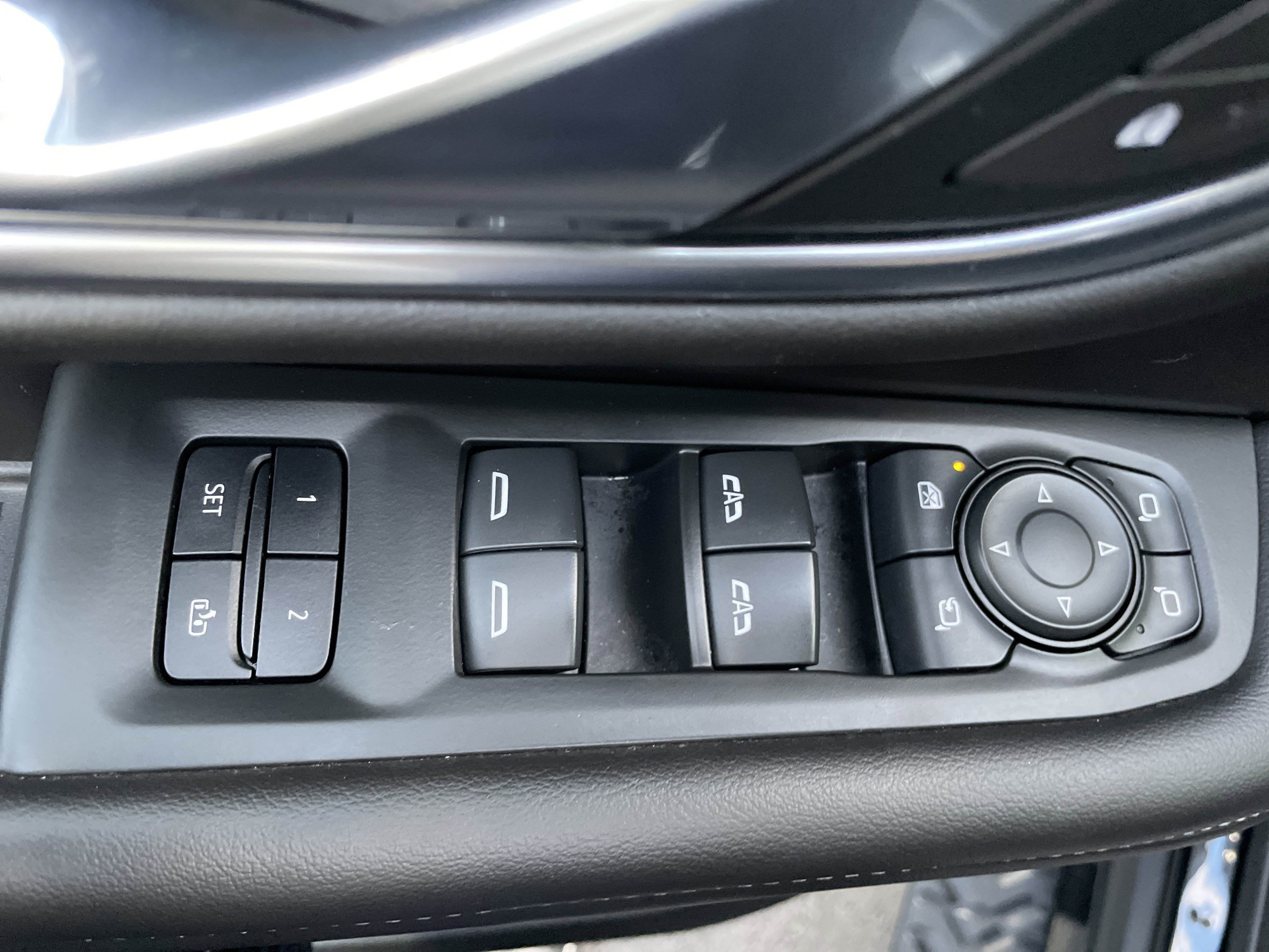 Used 2021 Chevrolet Tahoe Z71 w/ Luxury Package image 39