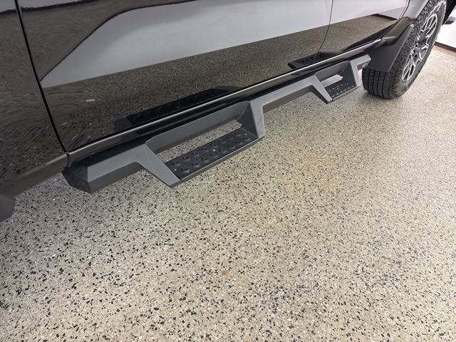 Used 2024 Chevrolet Colorado Z71 w/ Z71 Convenience Package 2 image 7