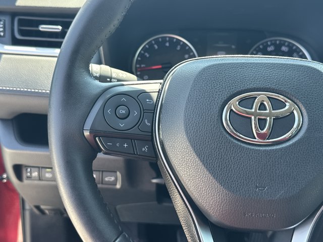 Used 2021 Toyota RAV4 XLE Premium FWD image 7