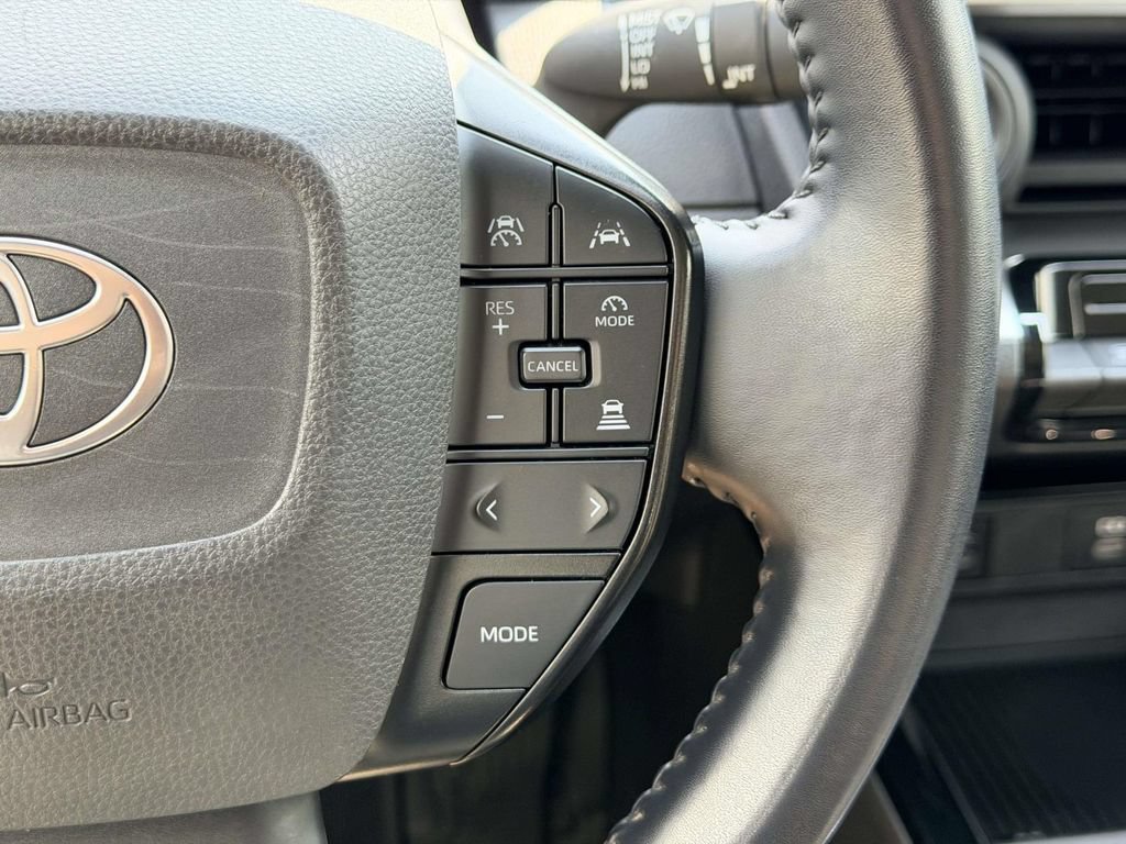Used 2024 Toyota Prius LE FWD image 8