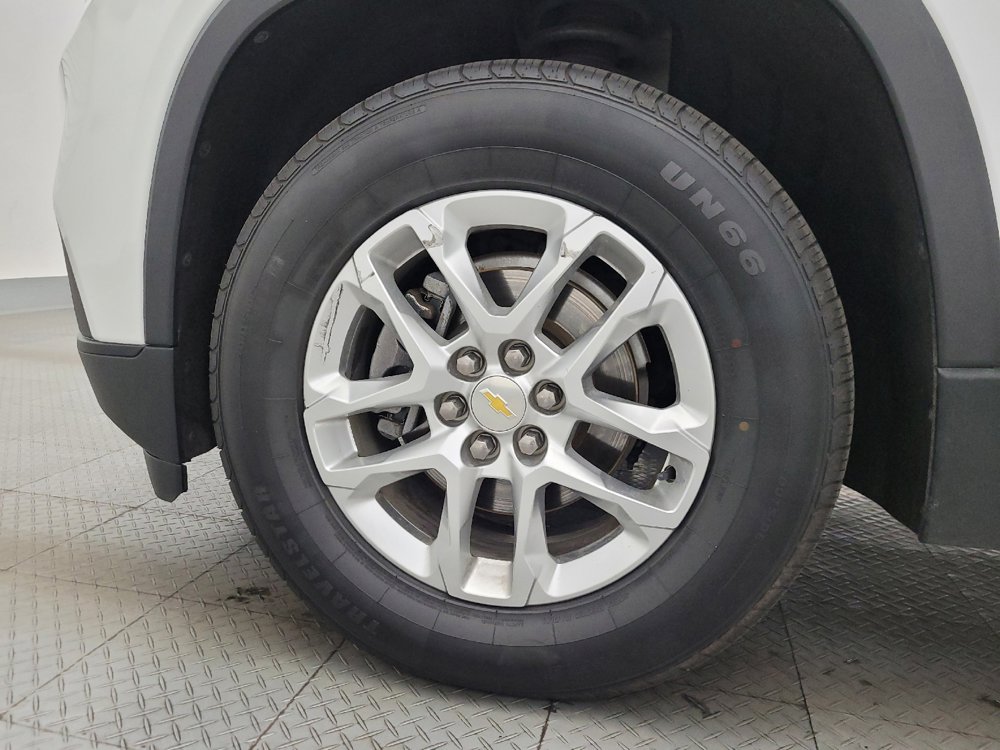 Used 2020 Chevrolet Traverse LS image 31