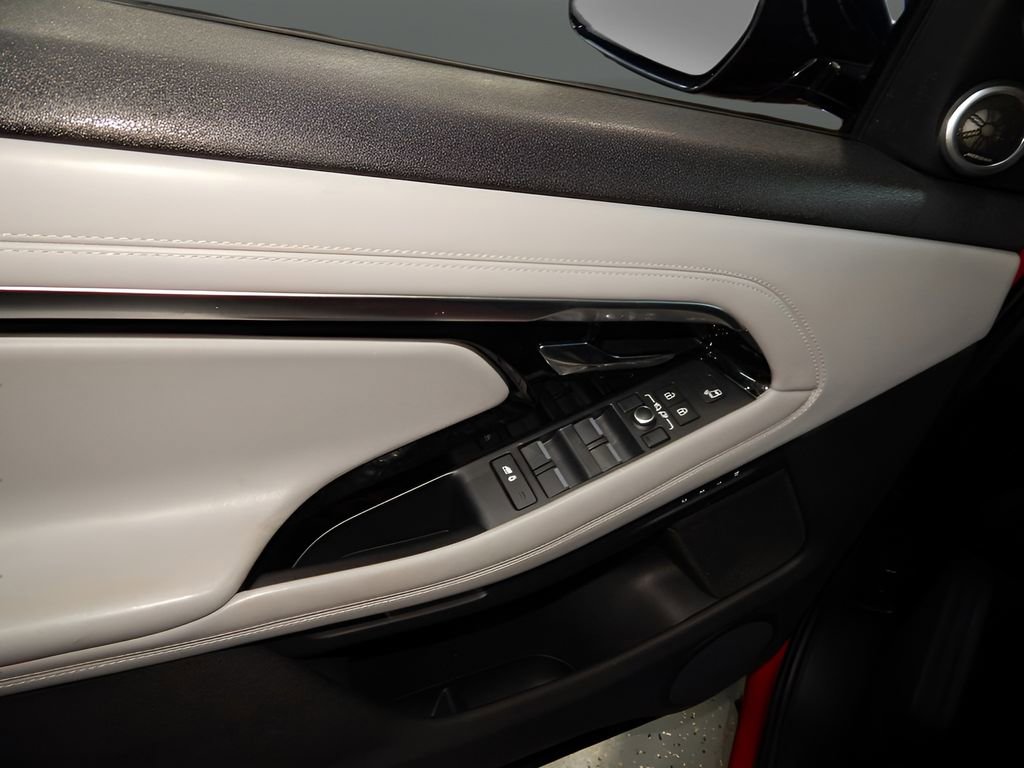 Used 2022 Land Rover Range Rover Evoque SE image 12