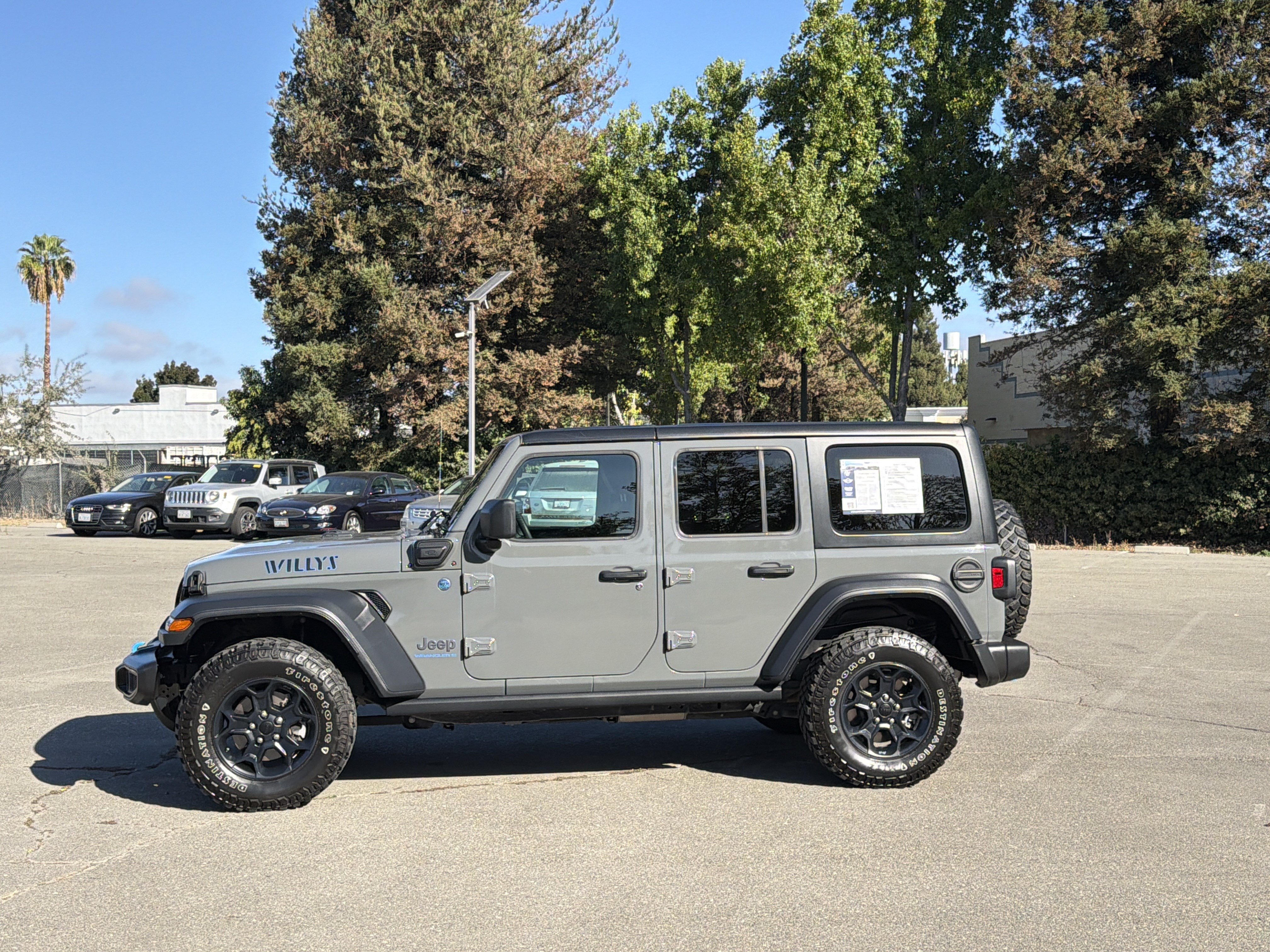 Used 2023 Jeep Wrangler Unlimited AWD/4WD image 22