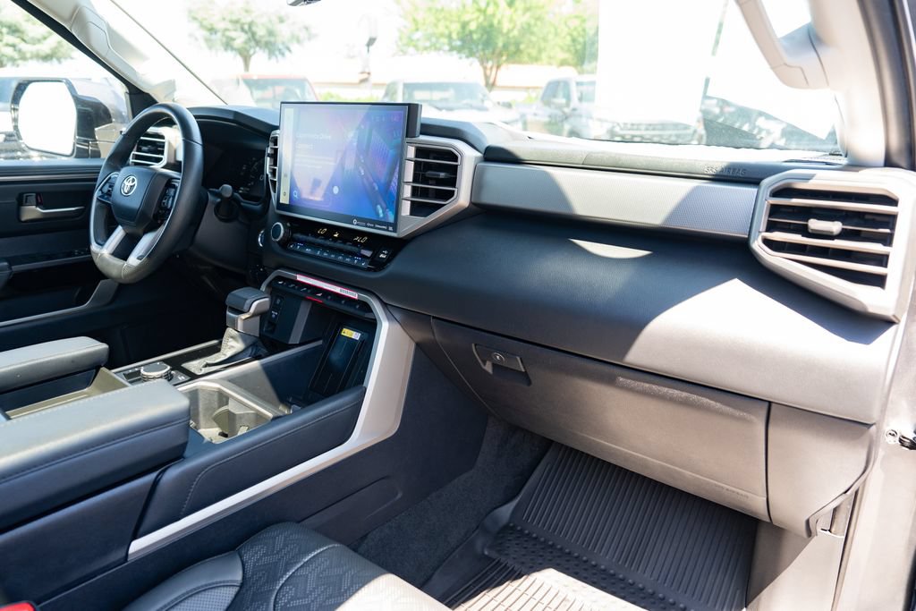 Used 2024 Toyota Tundra Limited AWD/4WD image 32