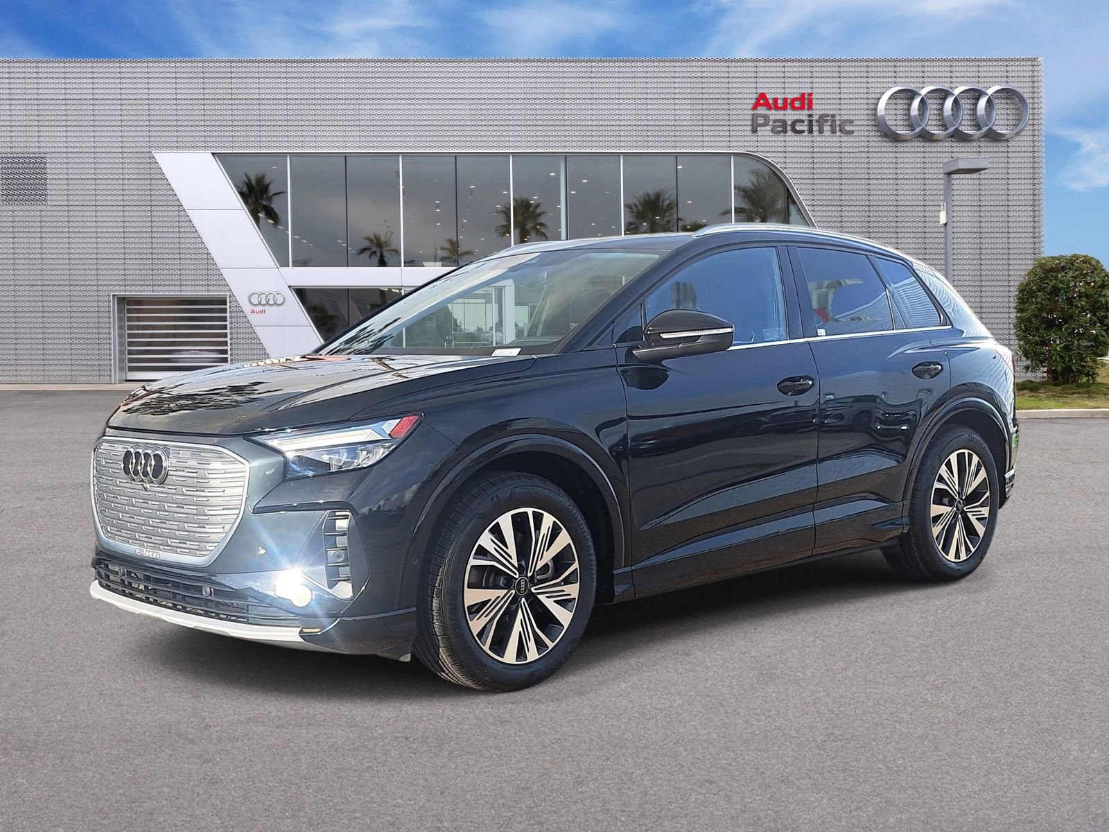 Certified 2023 Audi Q4 e-tron Premium Plus w/ Premium Plus video 1