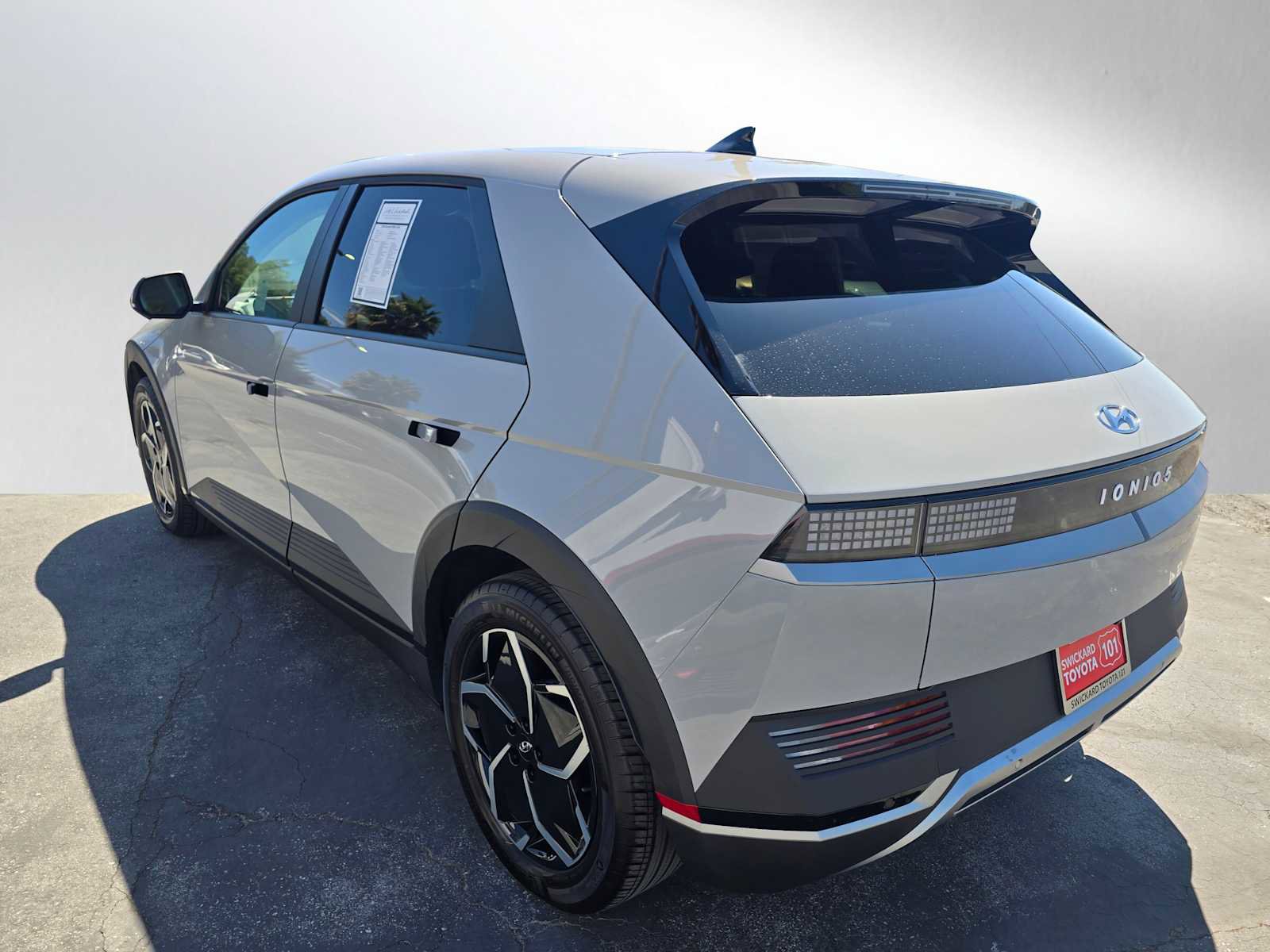 Used 2024 Hyundai Ioniq 5 SEL image 5