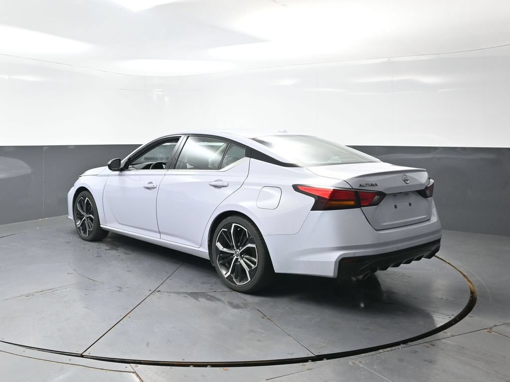 Used 2024 Nissan Altima 2.5 SR FWD image 11