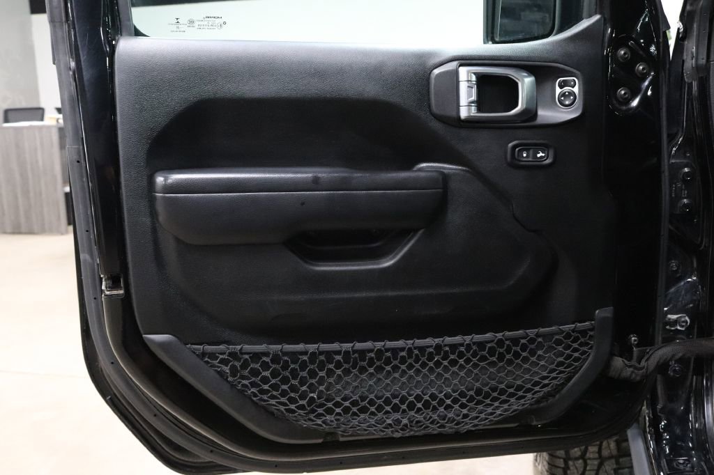 Used 2020 Jeep Gladiator Rubicon image 9