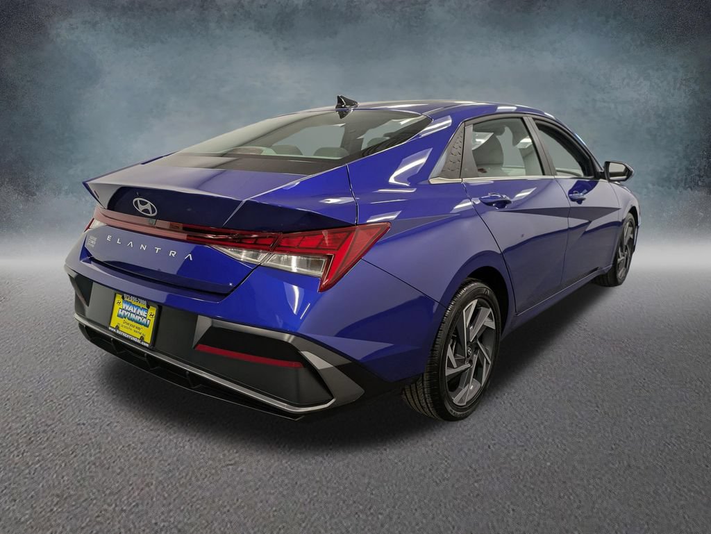 Certified 2025 Hyundai Elantra SEL w/ Cargo Package FWD image 4