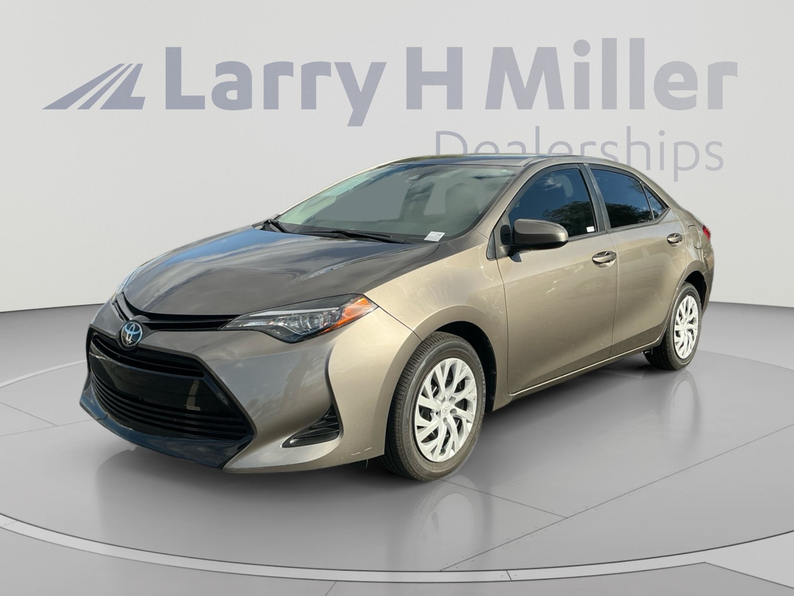 Used 2019 Toyota Corolla LE w/ Carpet Mat Package (TMS) FWD image 1