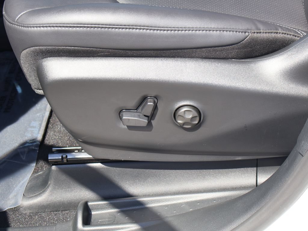 New 2026 Chrysler Pacifica Select FWD image 22