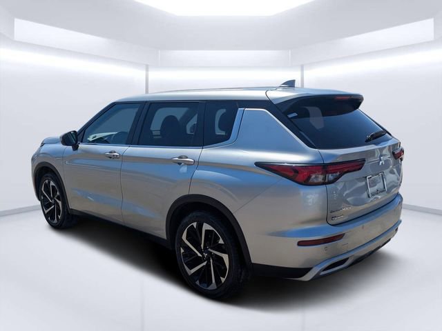 Used 2024 Mitsubishi Outlander SE image 5