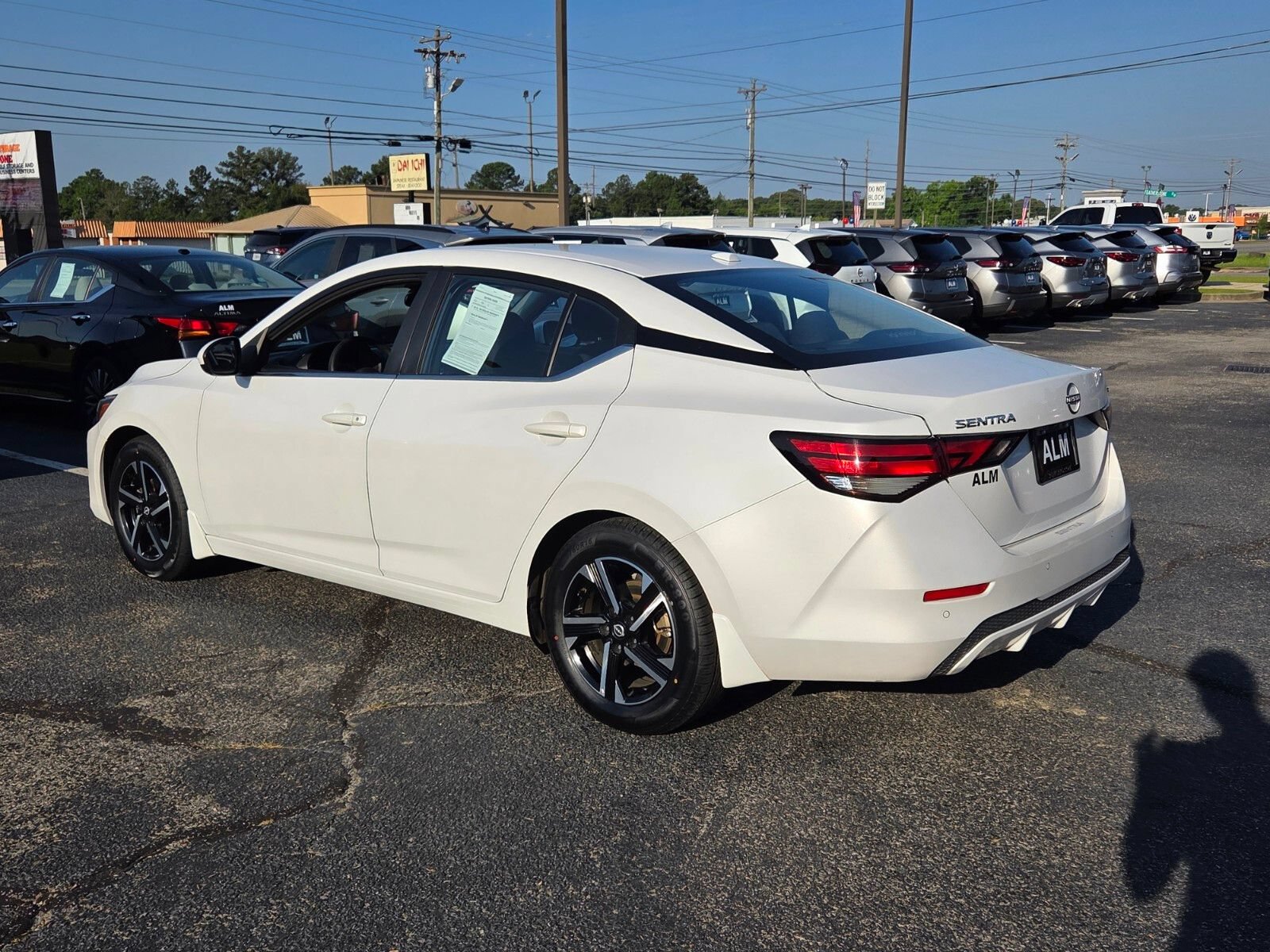 Used 2024 Nissan Sentra SV FWD image 9