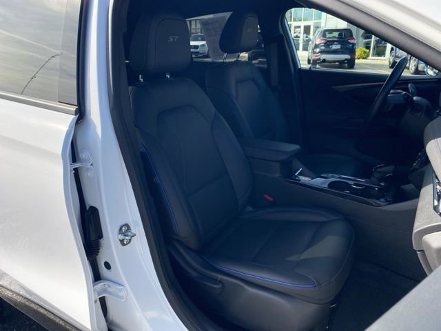 Used 2025 Buick Envista Sport Touring image 24