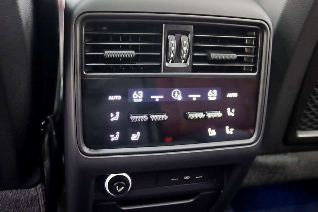 Used 2024 Porsche Cayenne S AWD/4WD image 23