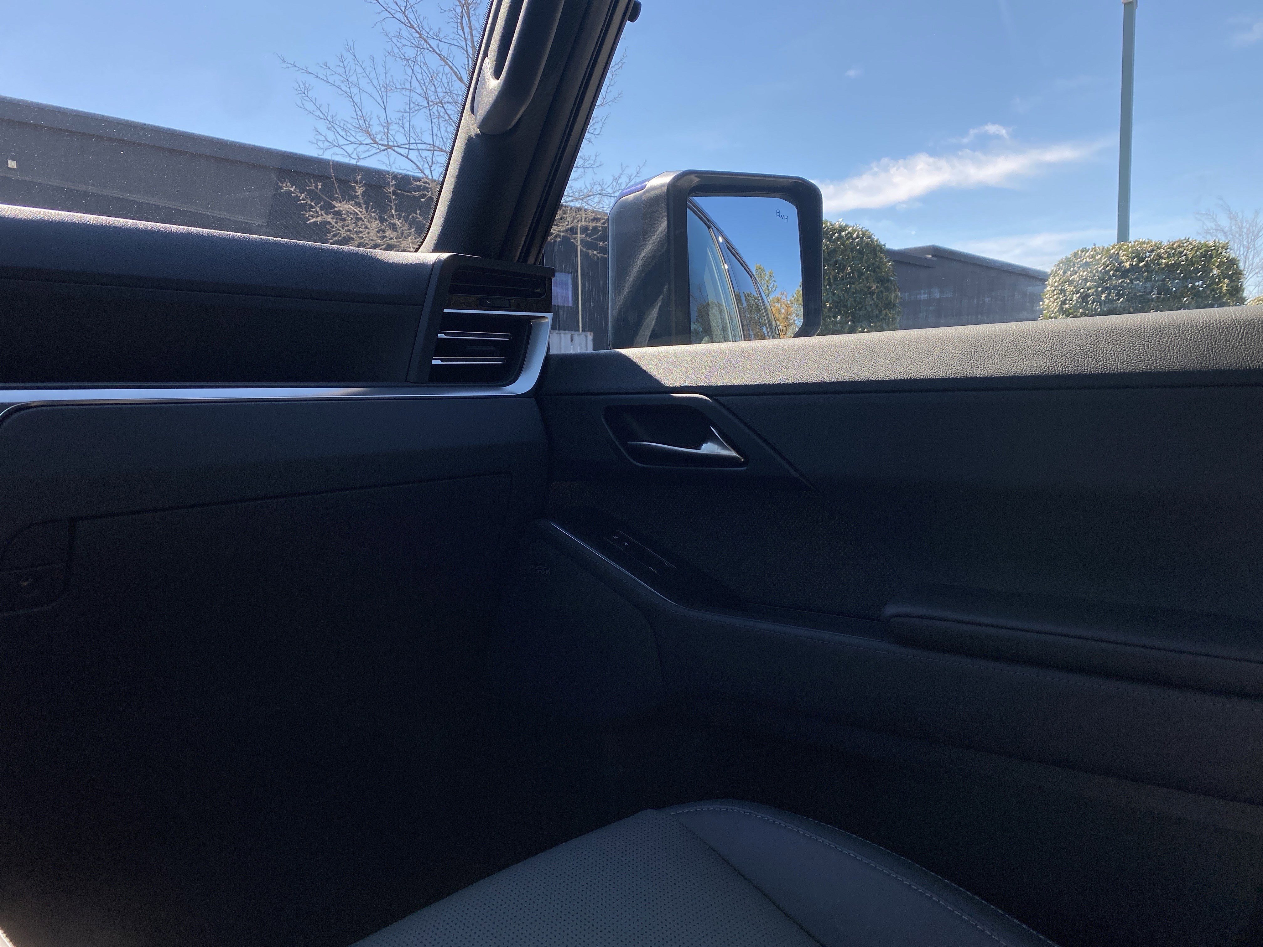Used 2025 Lexus GX 550 w/ Accessory Package (2T) AWD/4WD image 25