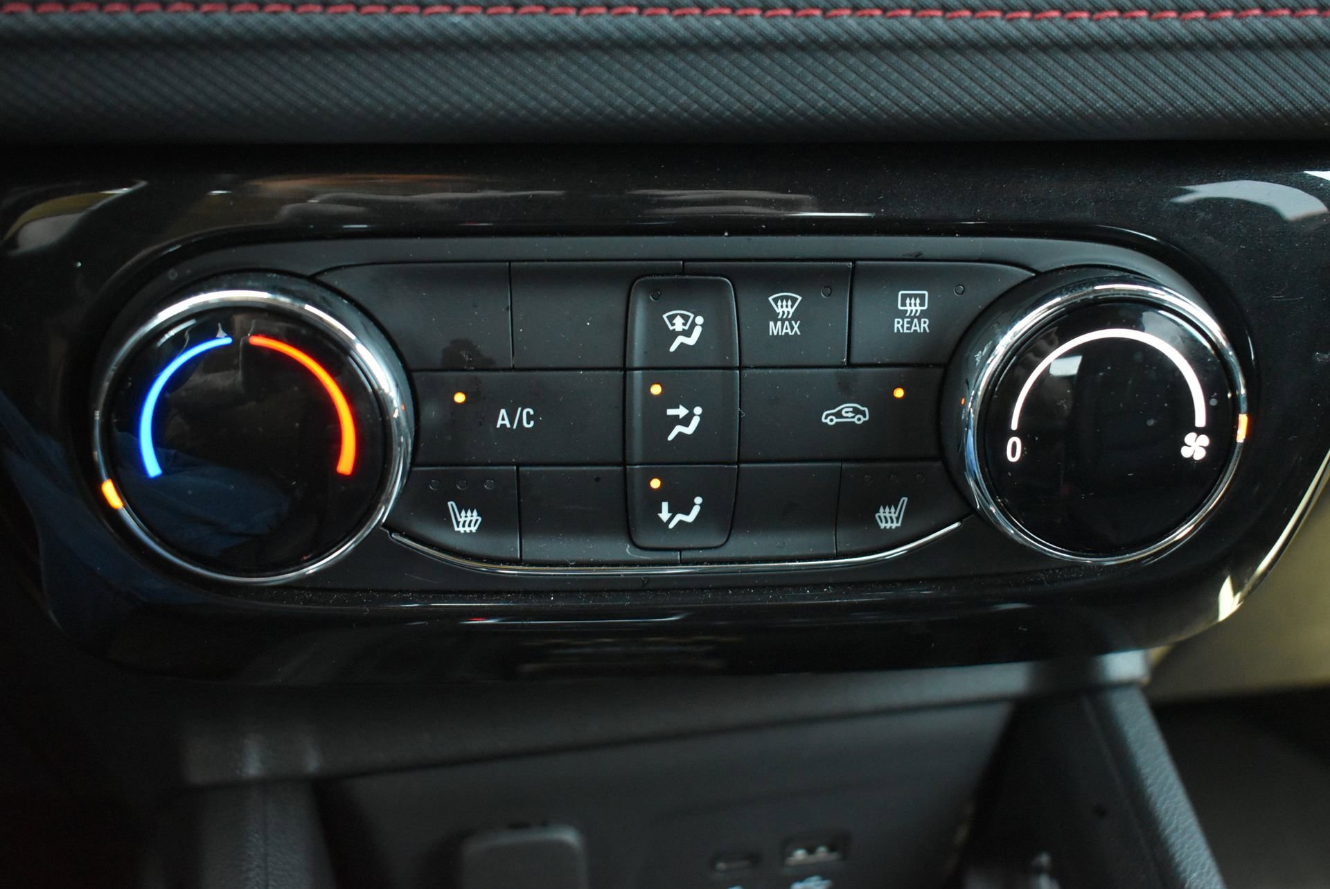 Used 2024 Chevrolet TrailBlazer RS w/ Driver Confidence Package FWD image 28
