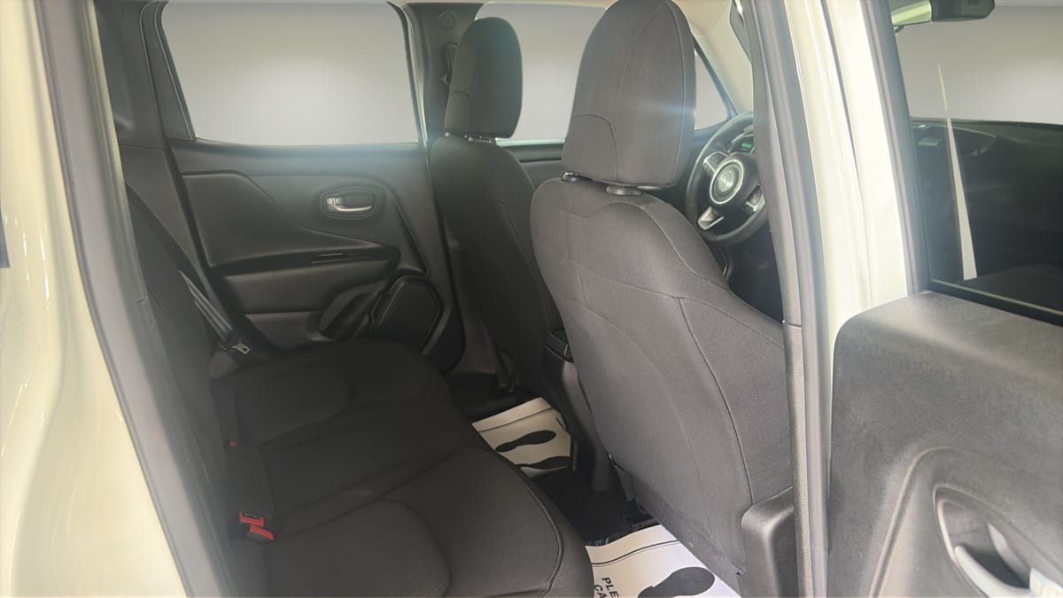 Used 2023 Jeep Renegade Latitude AWD/4WD image 11