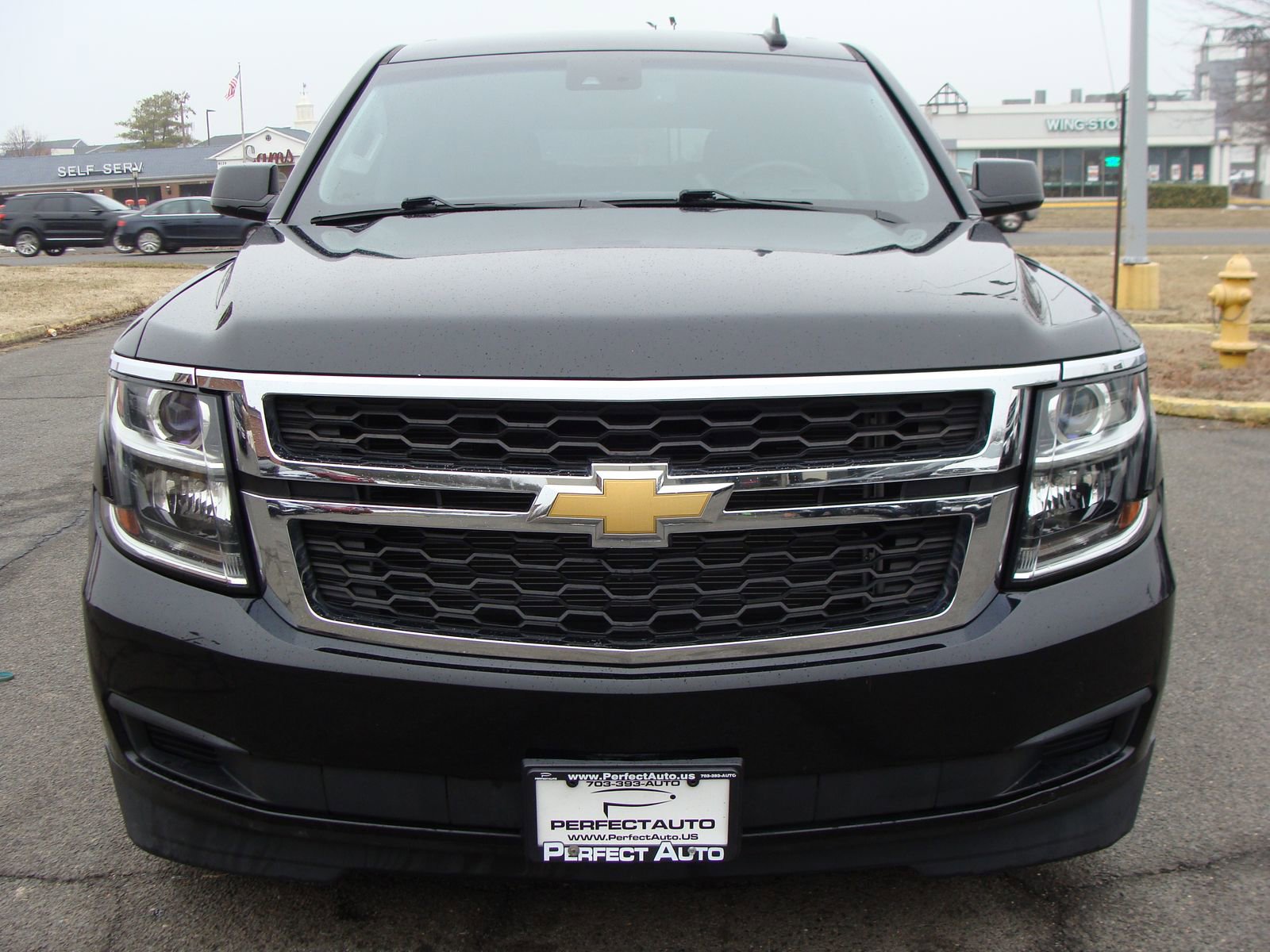Used 2016 Chevrolet Suburban LT image 2