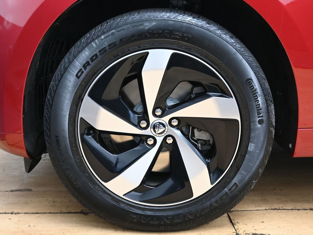 Used 2025 Jaguar F-PACE R-Dynamic S image 12