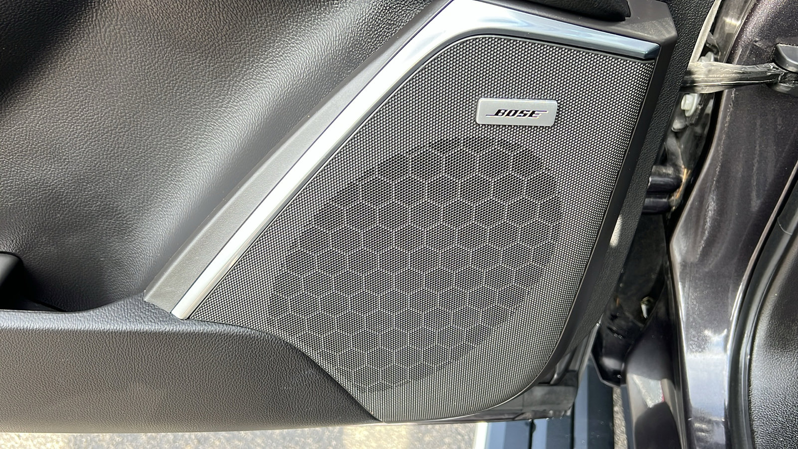 Used 2017 Cadillac Escalade Premium Luxury image 22