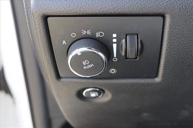 Used 2017 Jeep Grand Cherokee Overland AWD/4WD image 13