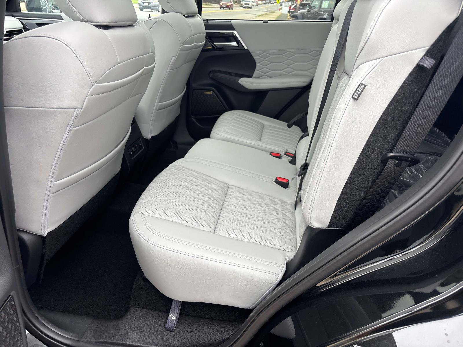 New 2025 Mitsubishi Outlander AWD image 7