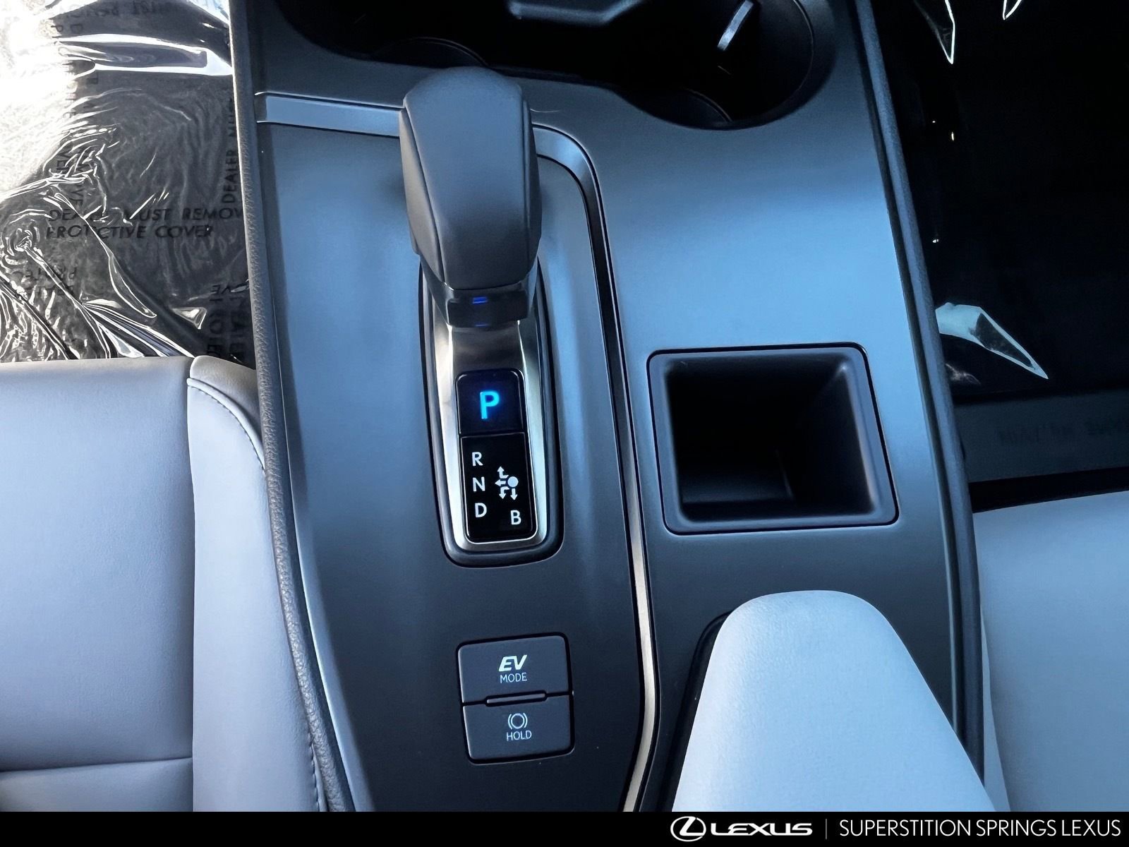 New 2026 Lexus UX 300h FWD image 18