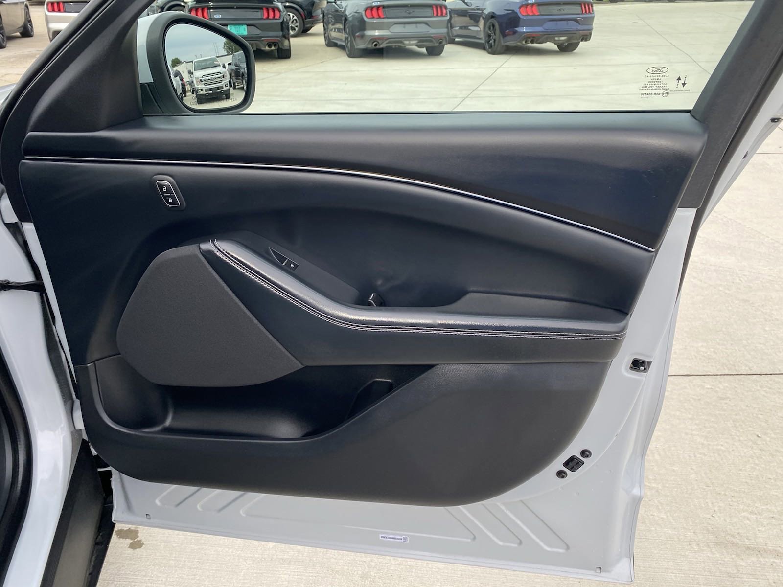 Used 2021 Ford Mustang Mach-E Select image 11