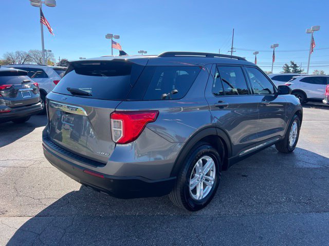 Used 2022 Ford Explorer XLT AWD/4WD image 5