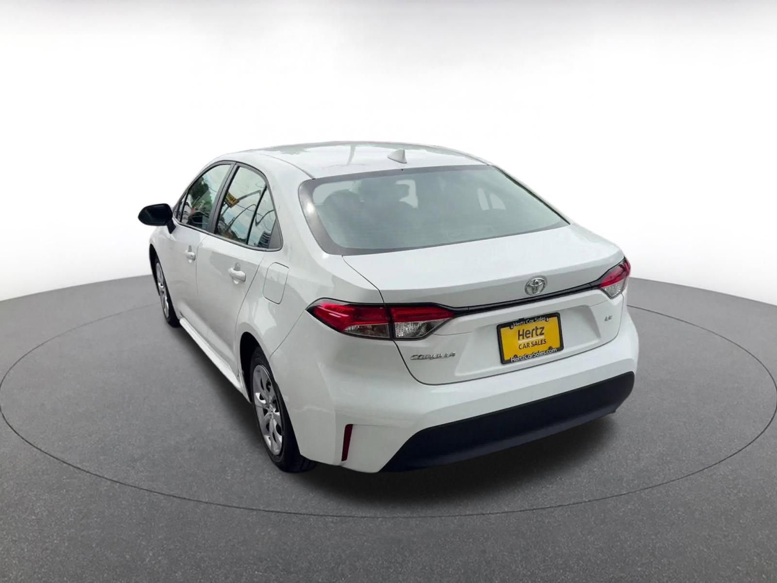Used 2025 Toyota Corolla LE FWD image 11