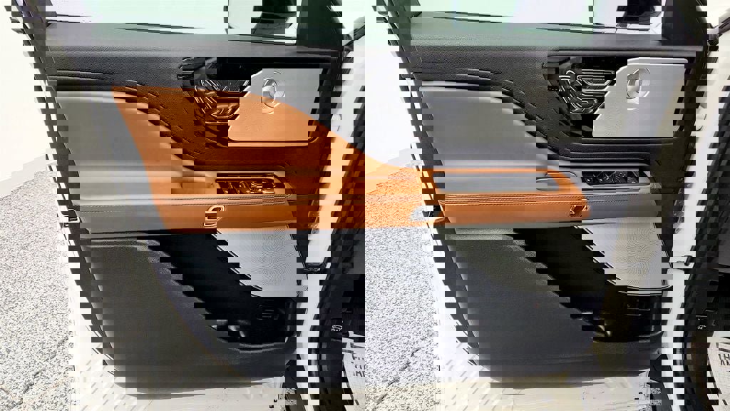 Used 2023 Lincoln Aviator Grand Touring w/ Equipment Group 301A image 11