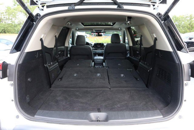 Certified 2025 Nissan Pathfinder SL w/ SL Premium Package FWD image 9