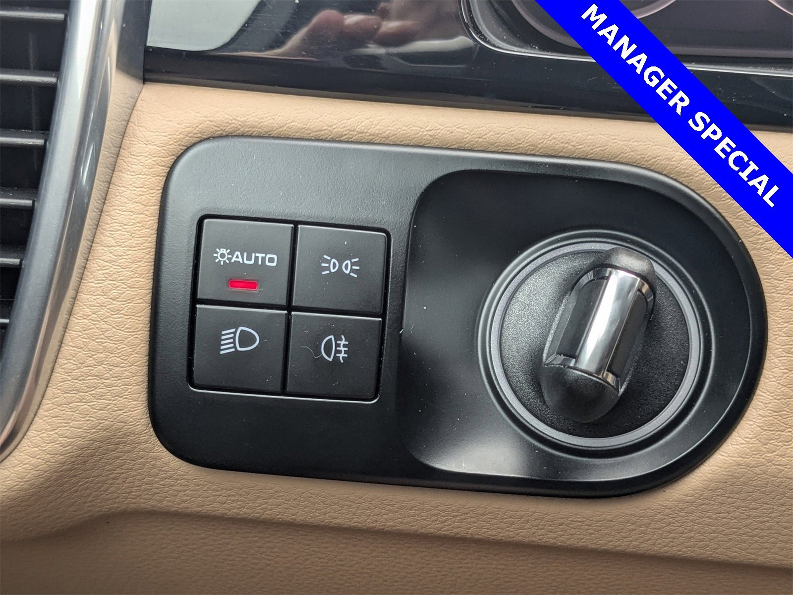 Used 2023 Porsche Cayenne Platinum Edition image 27