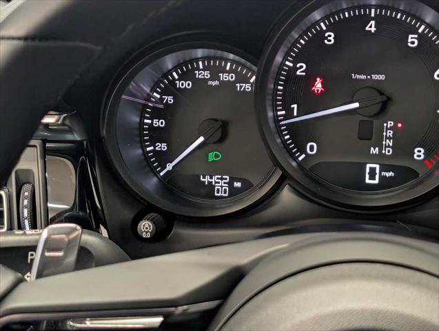 Used 2025 Porsche Macan AWD/4WD image 26