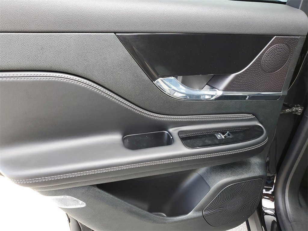 New 2026 Lincoln Corsair Reserve w/ Jet Appearance Package image 9