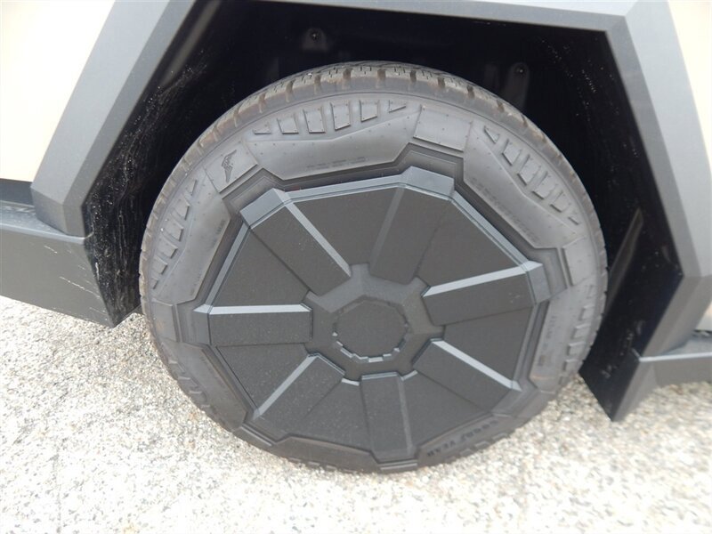 Used 2024 Tesla Cybertruck AWD Crew Cab image 14