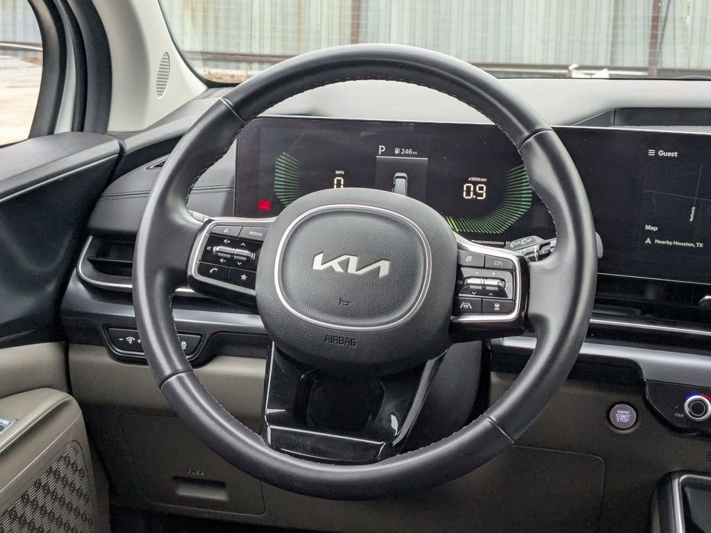 Used 2025 Kia Carnival image 15