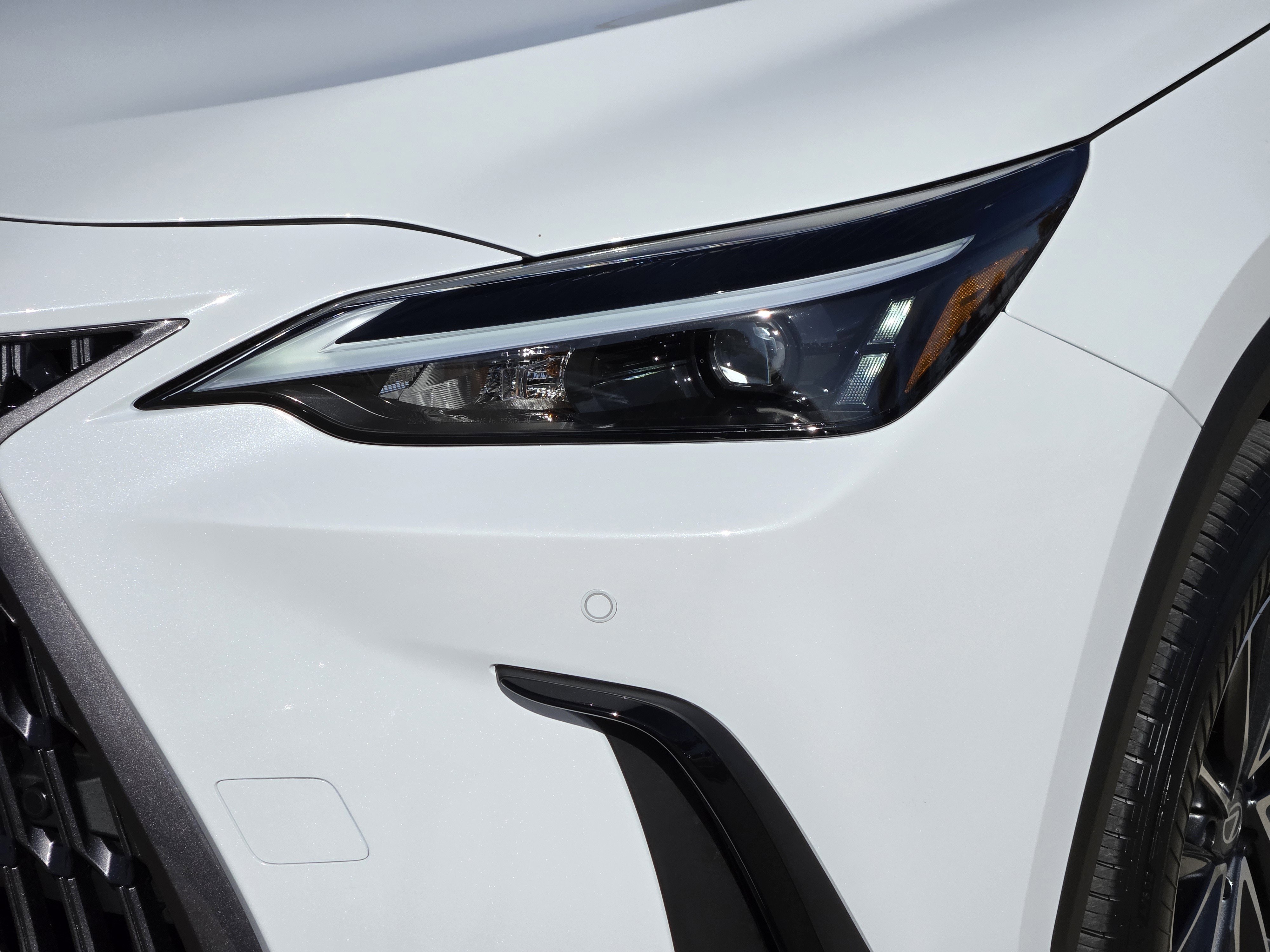 New 2026 Lexus NX 350h AWD w/ Premium Package image 3