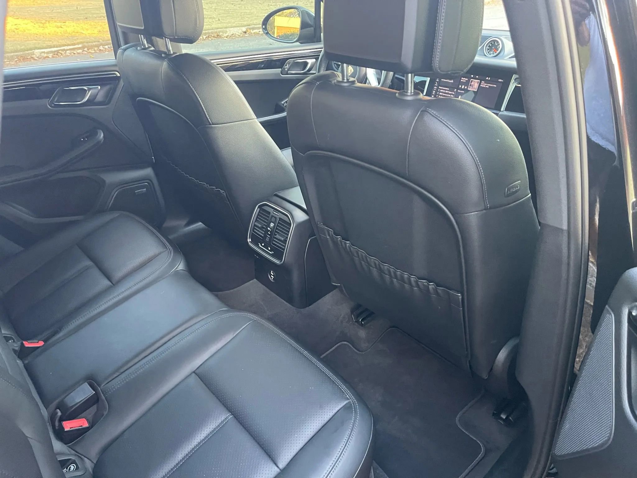 Used 2020 Porsche Macan image 13