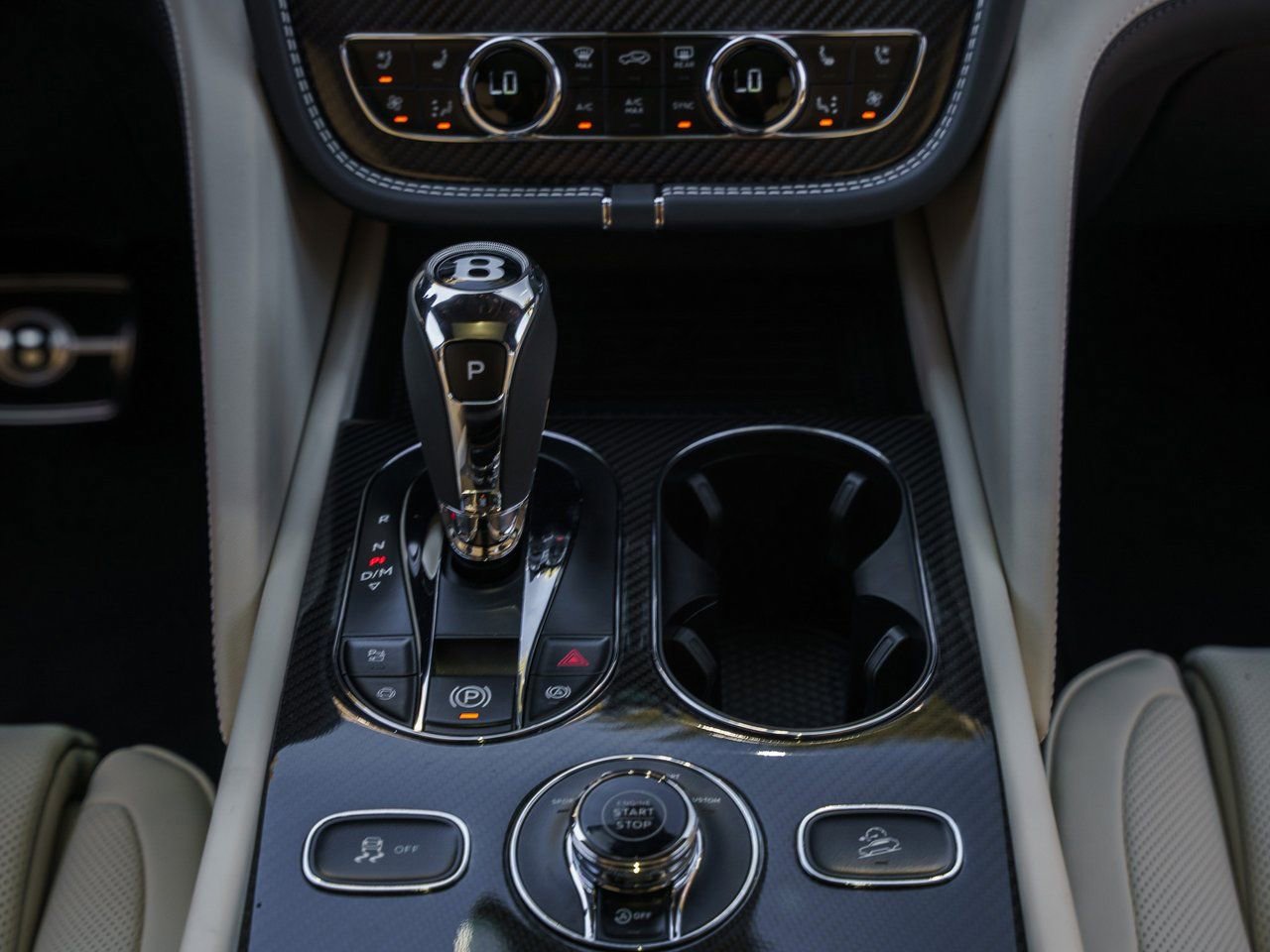 Used 2025 Bentley Bentayga Extended Wheelbase image 19