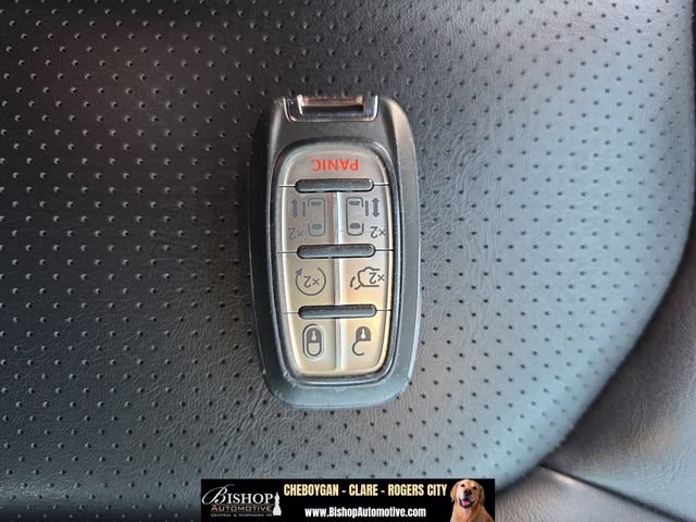 Used 2023 Chrysler Pacifica Touring-L FWD image 64