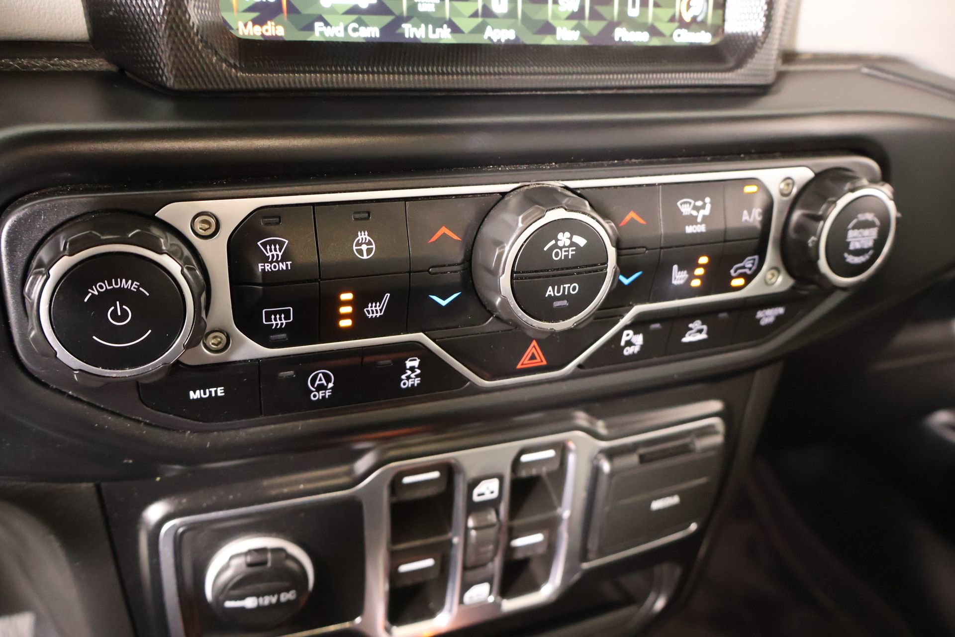 Used 2023 Jeep Gladiator Overland image 8