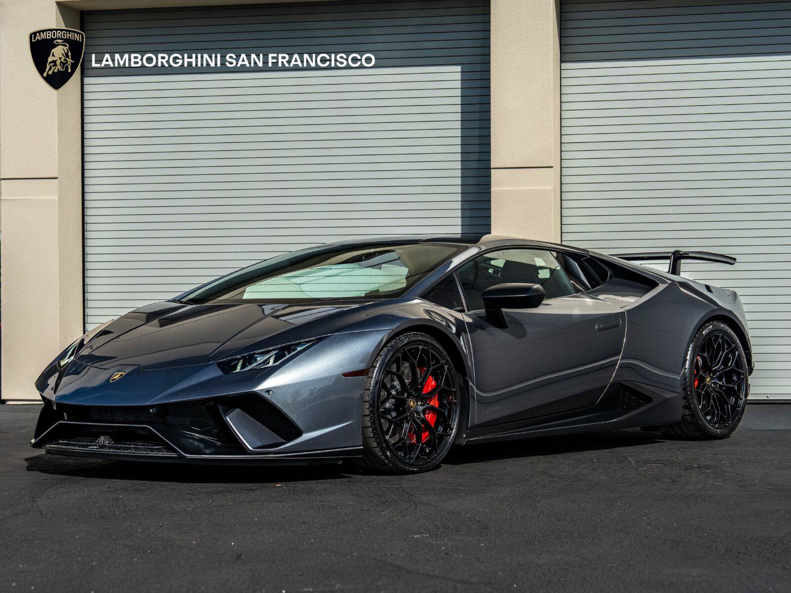 Used 2018 Lamborghini Huracan Performante AWD/4WD image 3
