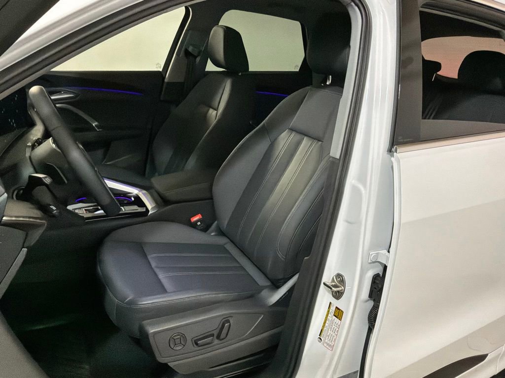 Certified 2025 Audi Q5 Premium w/ Convenience Package image 8
