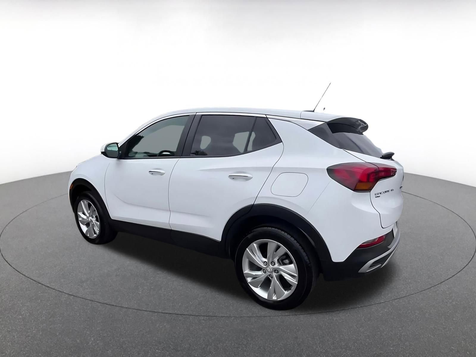 Used 2025 Buick Encore GX Preferred AWD/4WD image 10