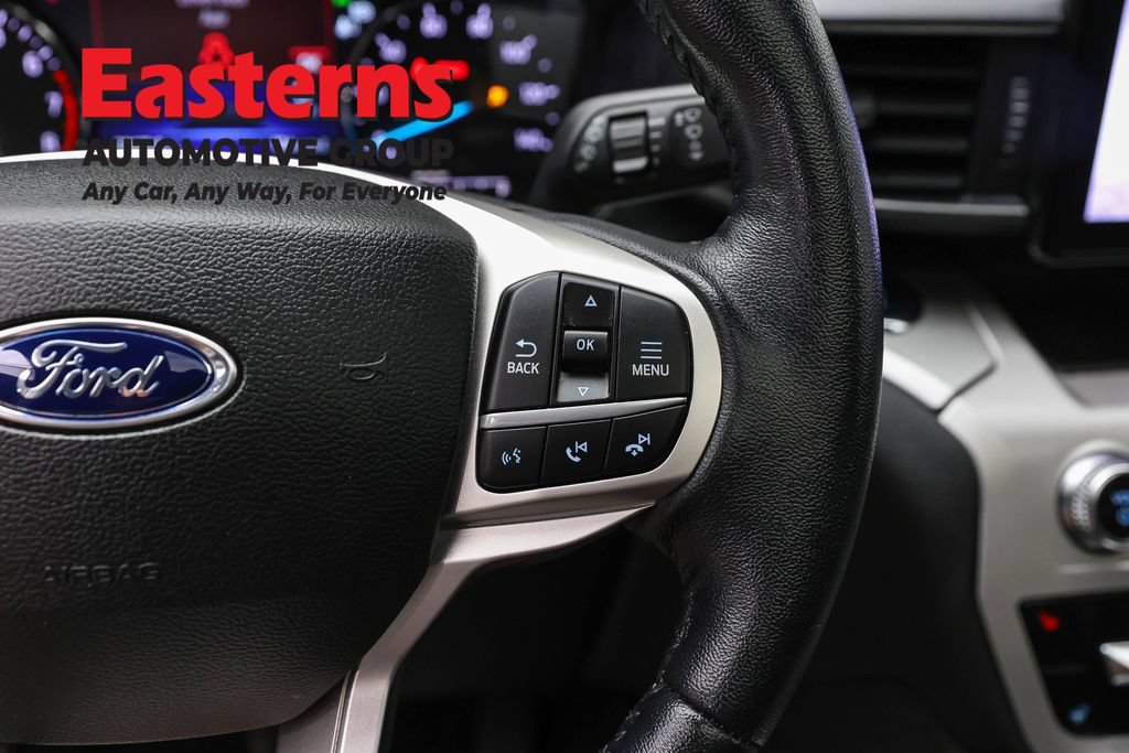 Used 2022 Ford Explorer XLT w/ Equipment Group 202A AWD/4WD image 16