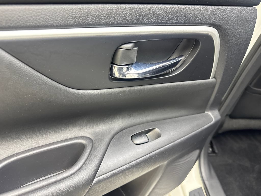 Used 2017 Nissan Altima 2.5 SV FWD image 39